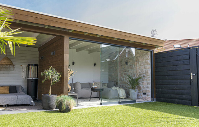 Glazen schuifwanden in jouw houten overkapping met easy woodfit blog verasol 610ada57