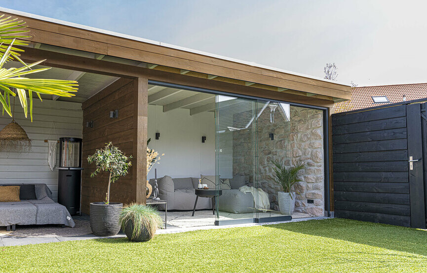 Glazen schuifwanden in jouw houten overkapping met easy woodfit blog verasol 610ada57